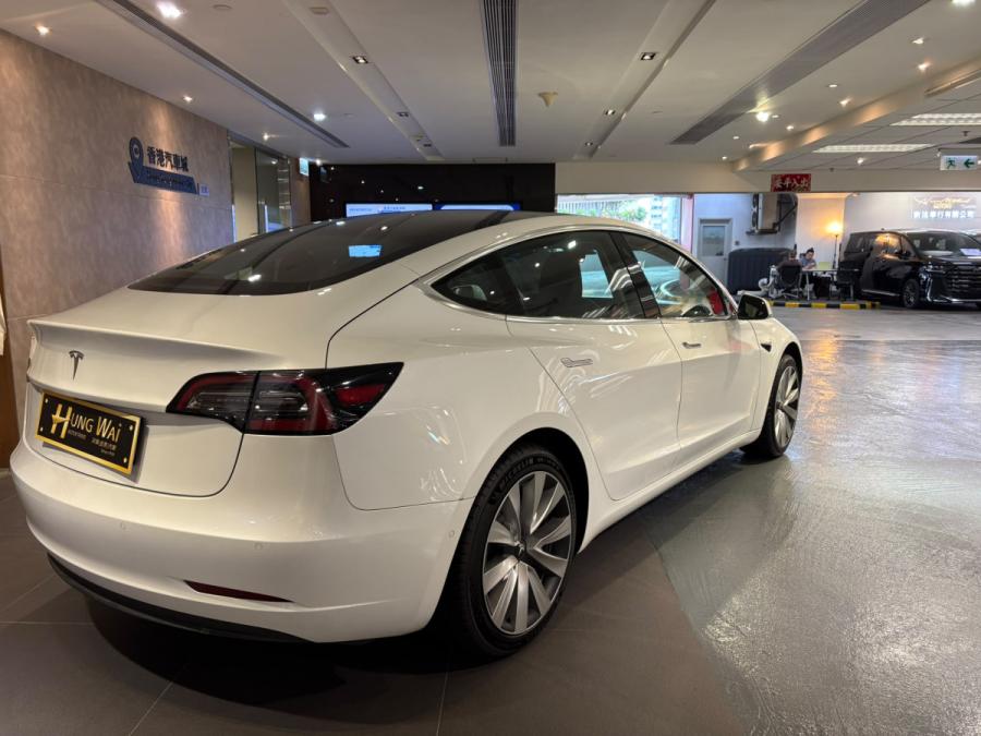 Model 3 Standard Range Plus - Image 2